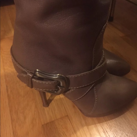 FENDI leather light brown knee high boots - Picture 2 of 8